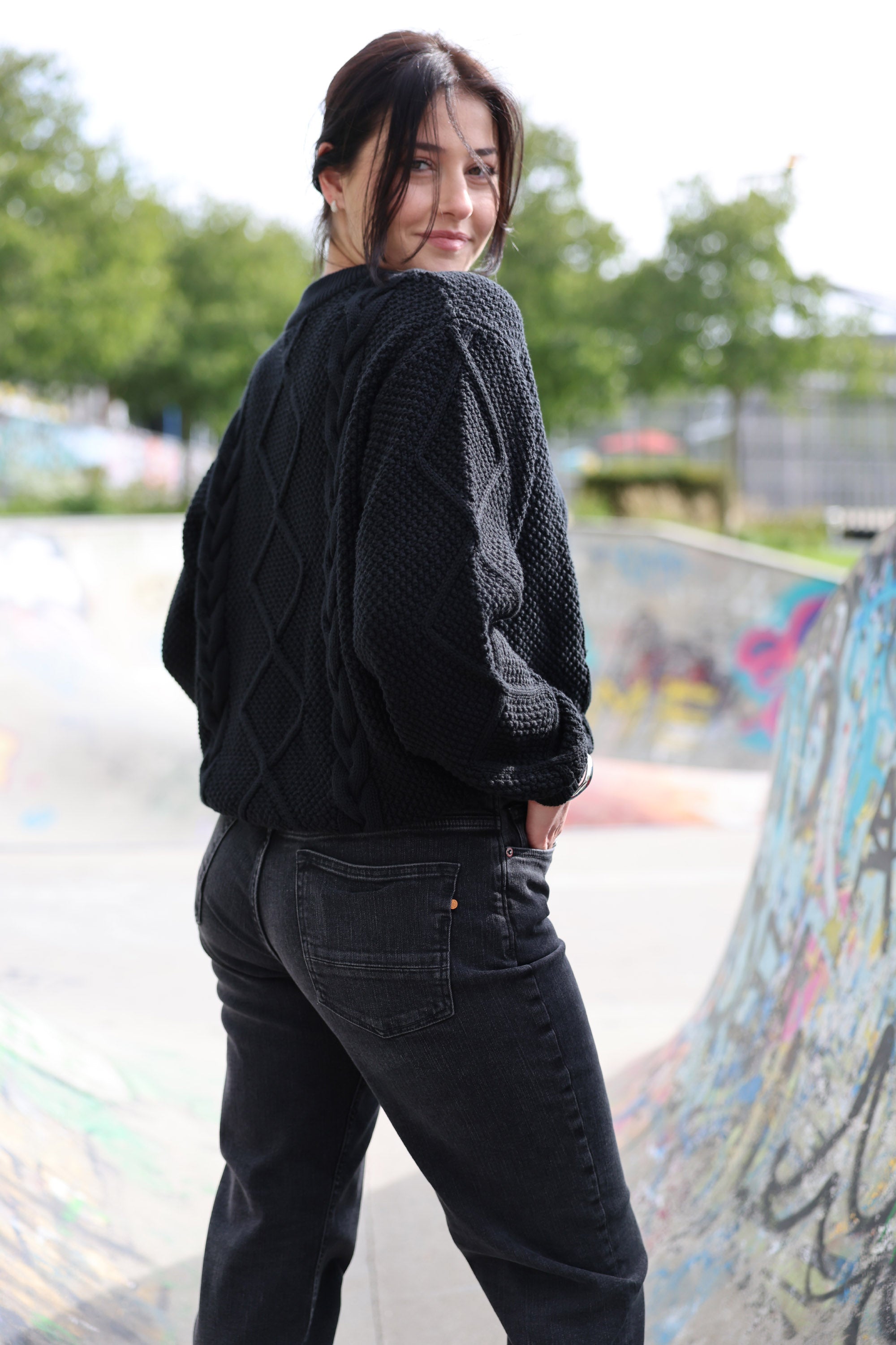 MELA WEAR Zopfmuster Strickpullover SAMAIRA für Frauen aus GOTS-Zertifizierter Bio-Baumwolle in schwarz