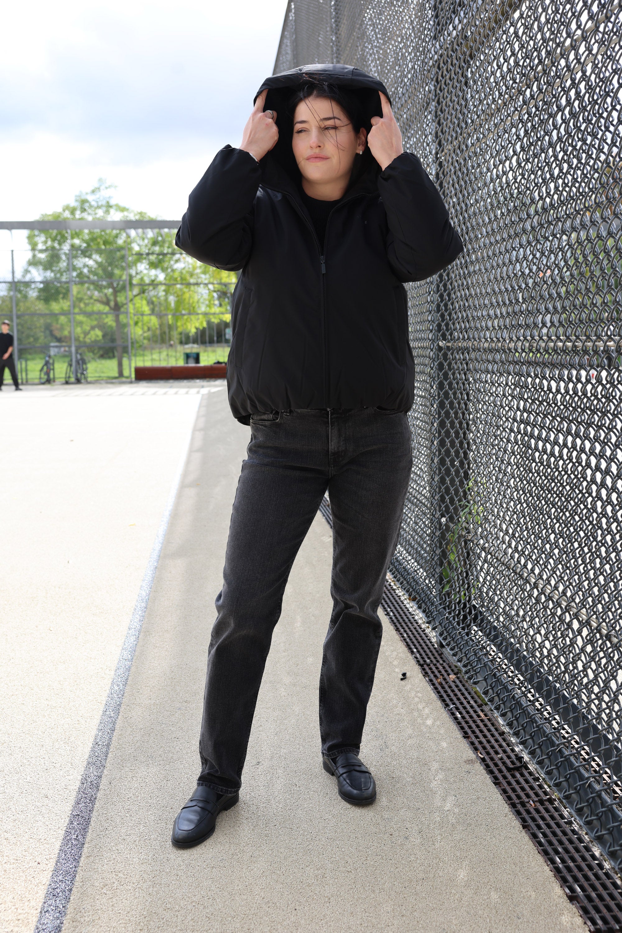 Mazine Basic Padded Jacket Winterjacke kurz aus recyceltem Polyester für Frauen mit Kapuze