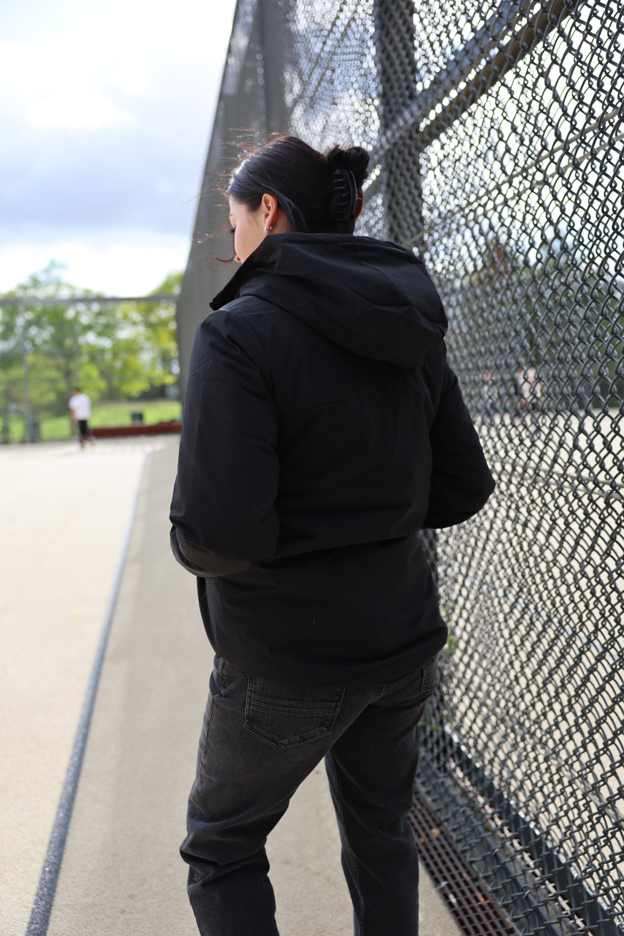 Mazine Basic Padded Jacket Winterjacke kurz aus recyceltem Polyester für Frauen mit Kapuze