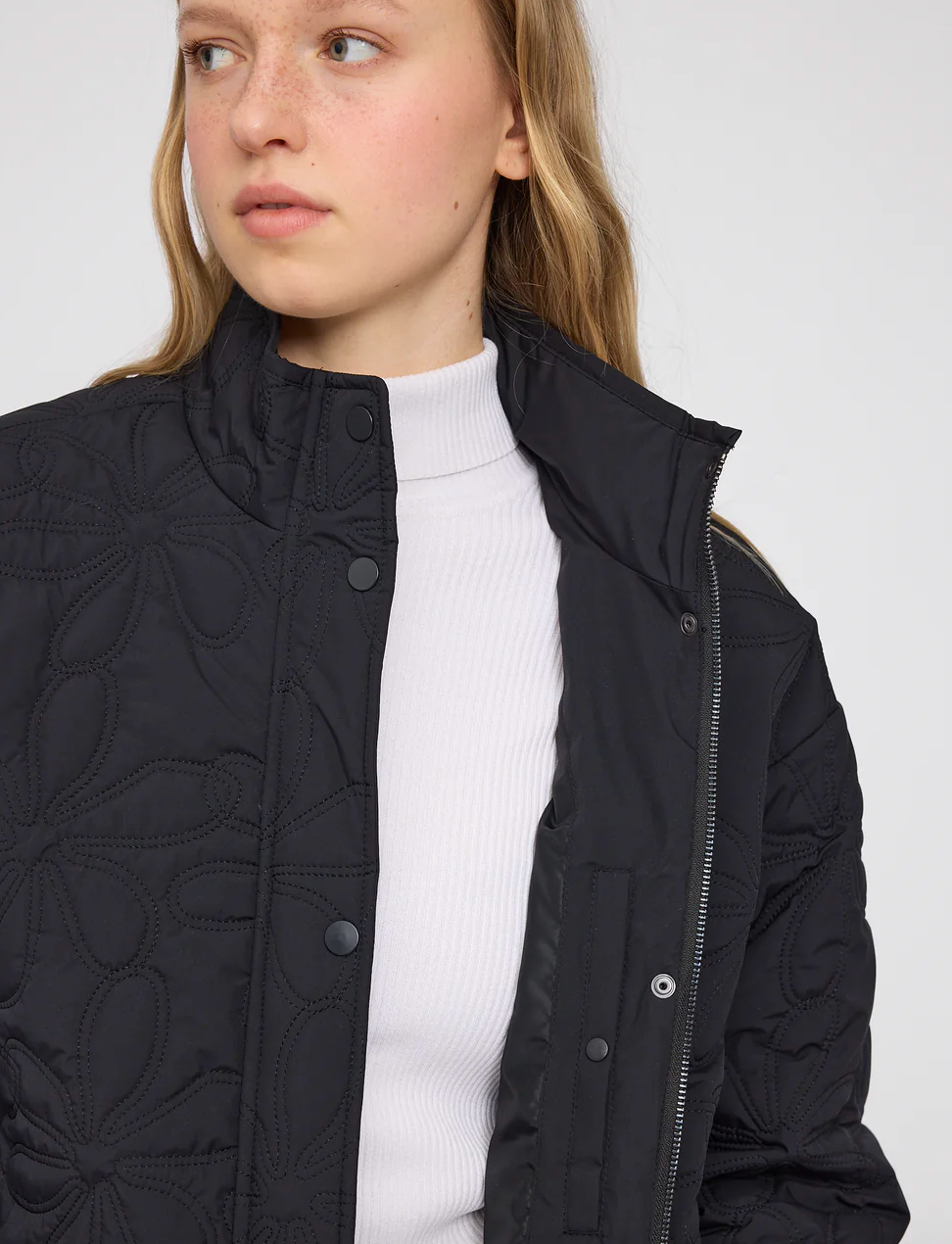 Mazine Leicht gefütterte Jacke mit floralem Steppmuster