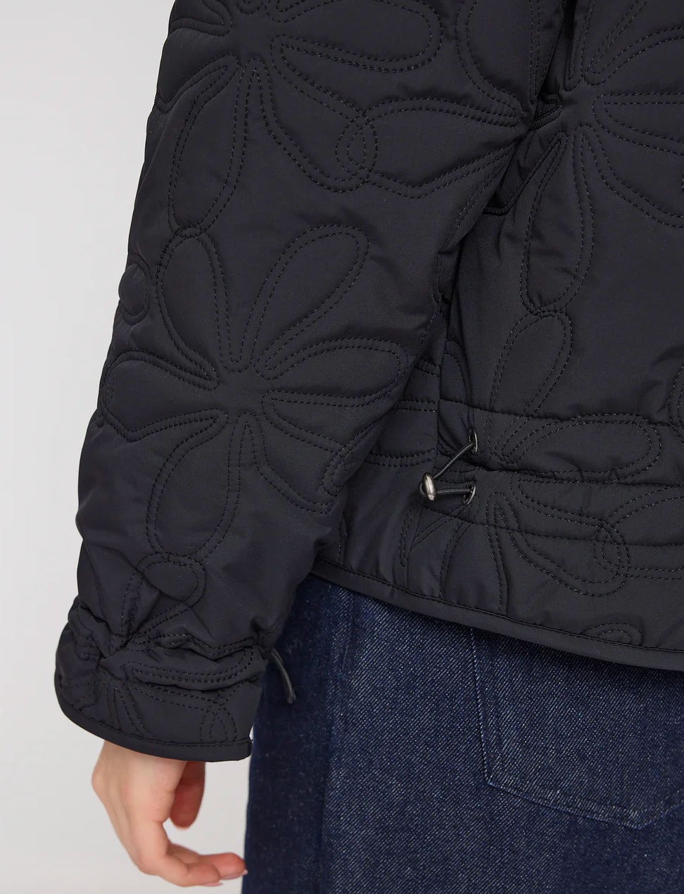 Mazine Leicht gefütterte Jacke mit floralem Steppmuster