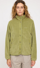 Loose_Fit_Fleece_Jacke_Gruen_Model