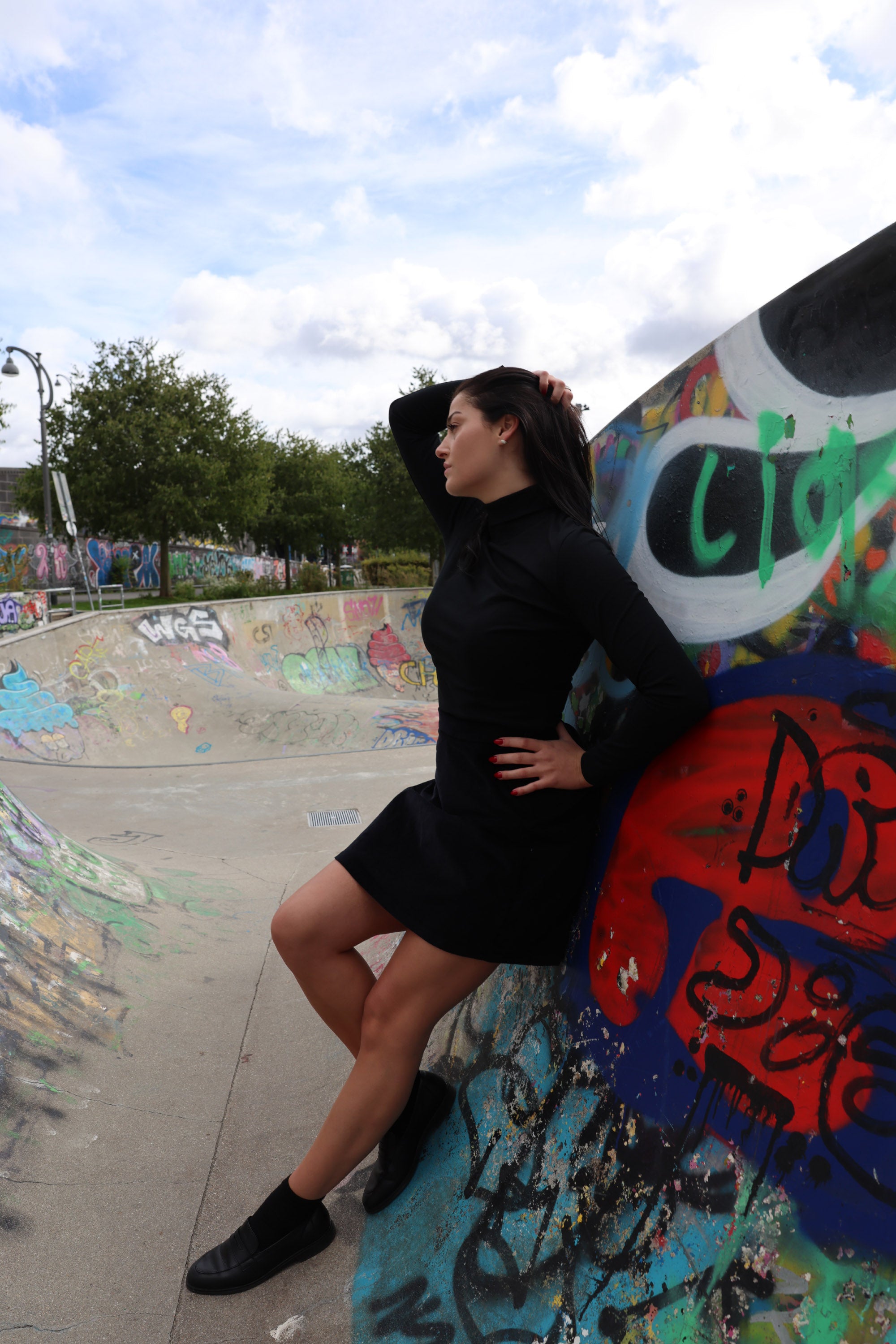 Mazine_corduroy_skirt_kort_rock_in_schwarz_aus_bio_Baumwolle