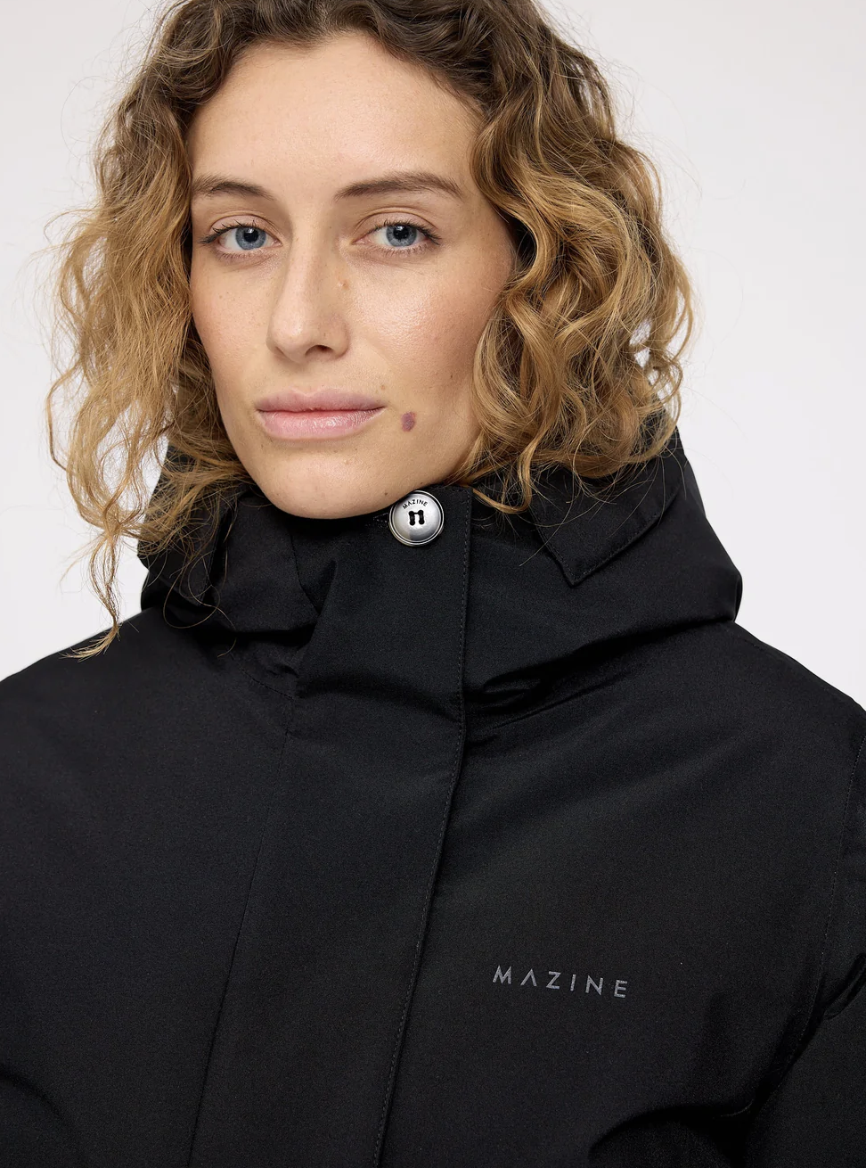 MAZINE Funktionale Gepolsterte Winterjacke aus recyceltem Polyester in Schwarz für Frauen