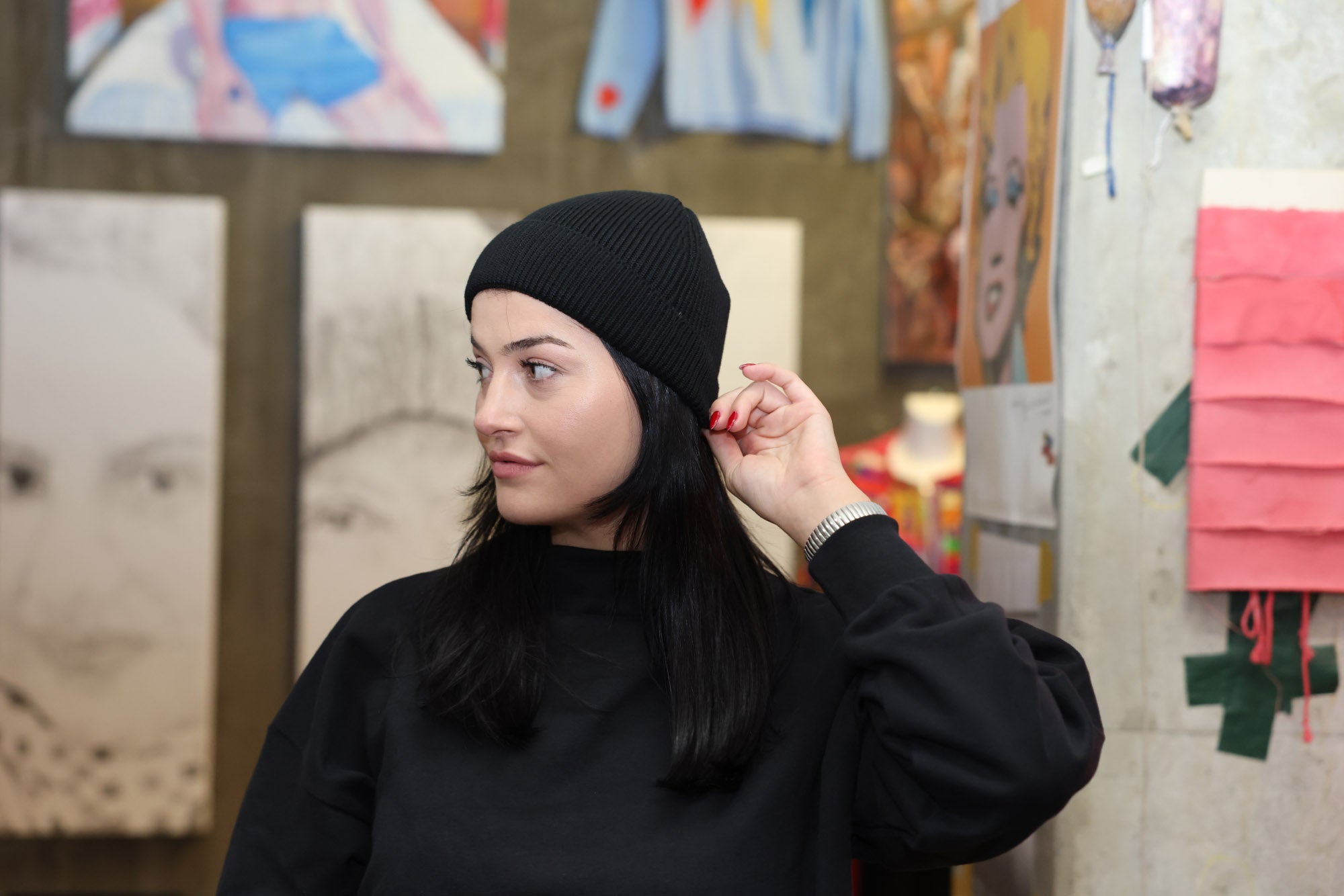 Mela_Wear_Stickmuetze_Kali_Unisex_aus_Bio-Baumwolle_in_der_Farbe_schwarz