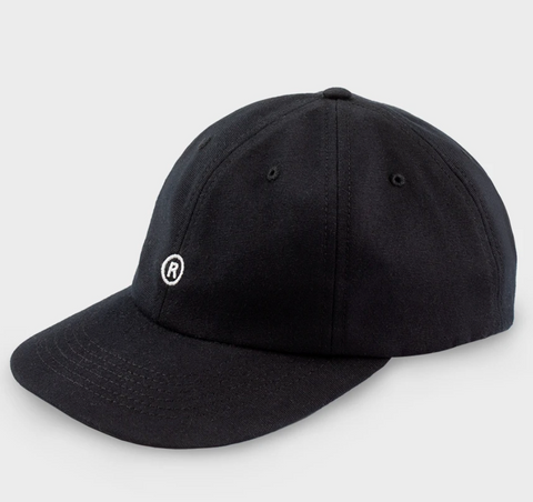 Rotholz - Dad Cap aus Bio-Baumwolle Schwarz